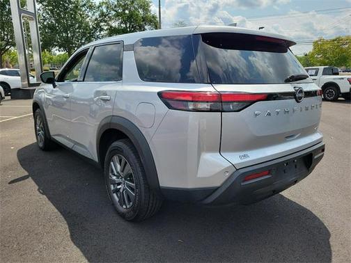 Brilliant Silver Metallic 2022 Nissan Pathfinder S 4WD