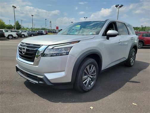 Brilliant Silver Metallic 2022 Nissan Pathfinder S 4WD