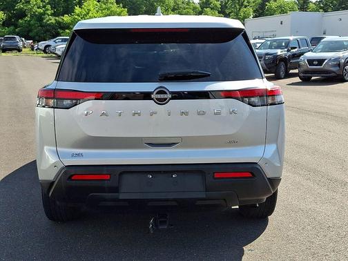 Brilliant Silver Metallic 2022 Nissan Pathfinder S 4WD