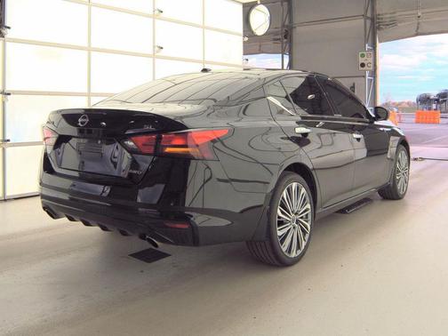 2025 Nissan Altima 2.5 SL