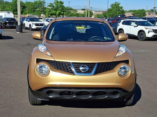 Atomic Gold 2013 Nissan Juke SV