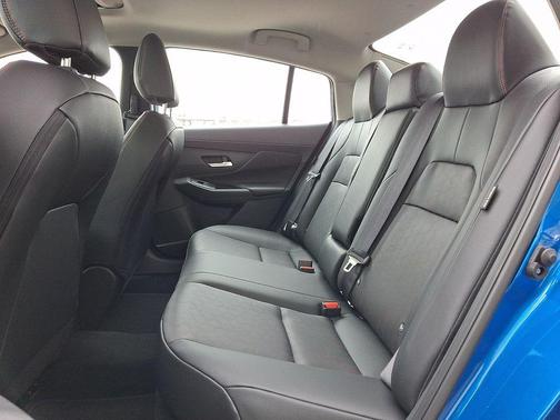 Bluestone Pearl/Super Black 2026 Nissan Sentra SR