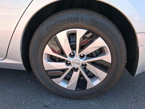 Brilliant Silver Metallic 2020 Nissan Altima S FWD