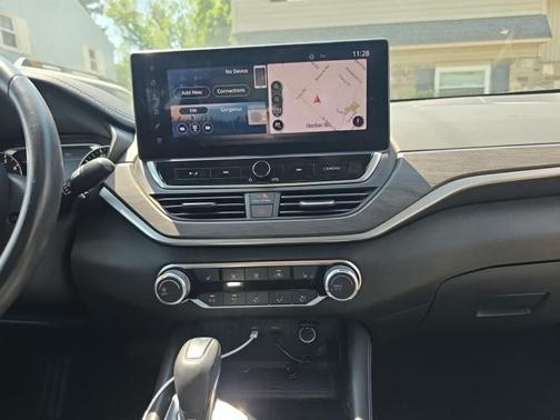 Super Black 2023 Nissan Altima 2.5 SV