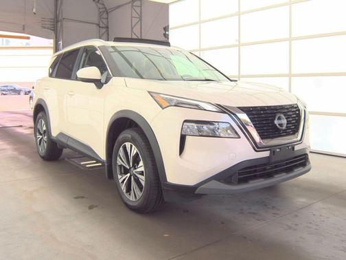 Pearl White Tricoat 2023 Nissan Rogue SV
