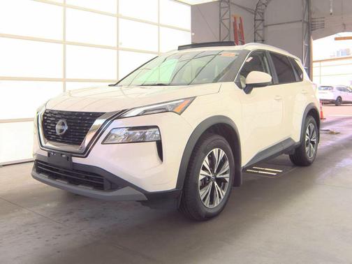 Pearl White Tricoat 2023 Nissan Rogue SV