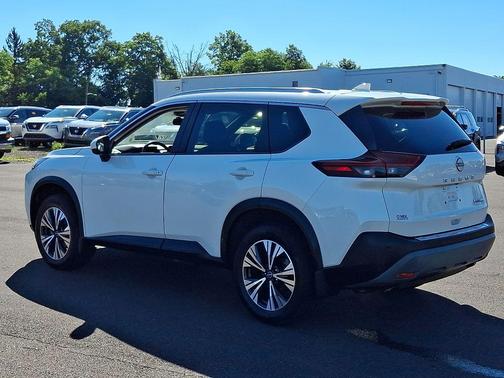 Pearl White Tricoat 2023 Nissan Rogue SV