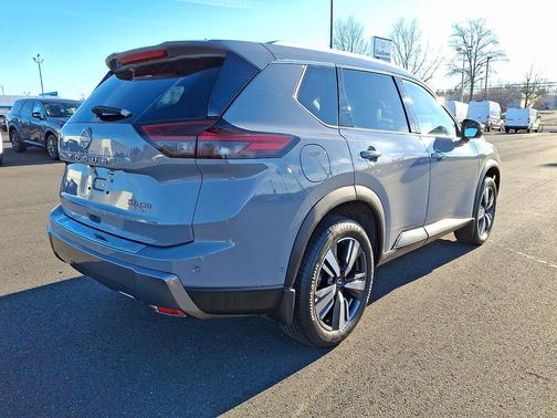 2024 Nissan Rogue SL
