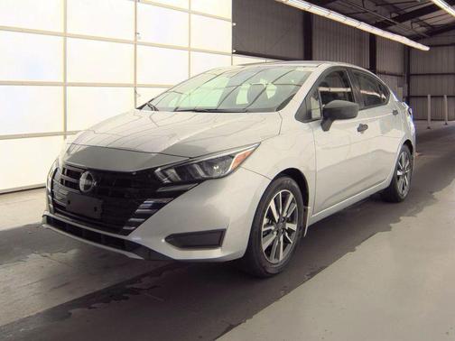 Silver 2024 Nissan Versa 1.6 S