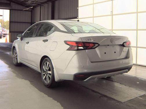 Silver 2024 Nissan Versa 1.6 S