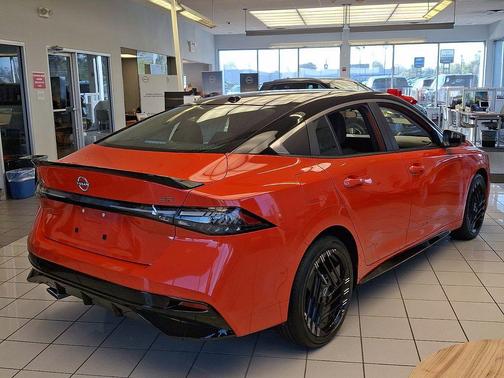 Energetic Ember/Super Black 2026 Nissan Sentra SR