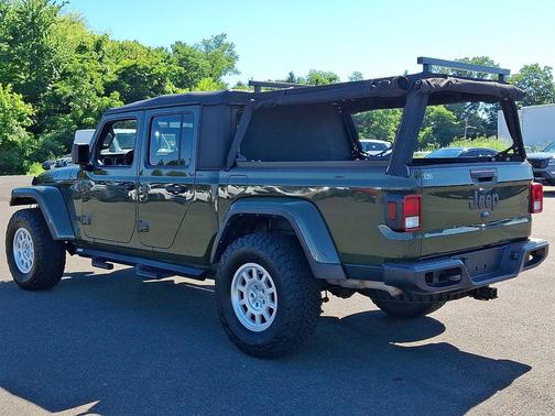 Sarge Green Clearcoat 2022 Jeep Gladiator Willys 4x4