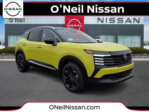 Yuzu Yellow Metallic/Super Black 2026 Nissan Kicks SR