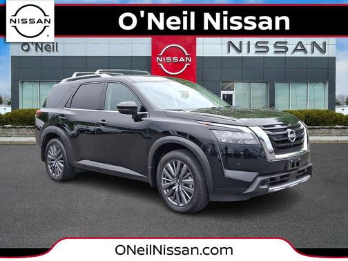 Super Black 2025 Nissan Pathfinder SL 4WD