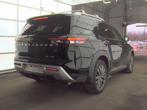 Super Black 2025 Nissan Pathfinder SL 4WD