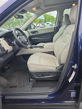 Deep Ocean Blue Pearl 2023 Nissan Pathfinder SL 4WD