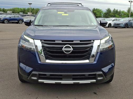 Deep Ocean Blue Pearl 2023 Nissan Pathfinder SL 4WD