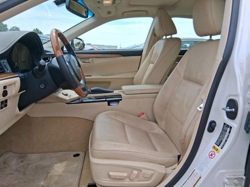 Starfire Pearl 2014 Lexus ES 300h Base