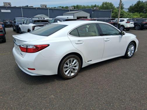 Starfire Pearl 2014 Lexus ES 300h Base
