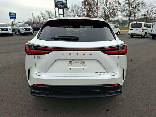 2022 Lexus NX 350h Premium