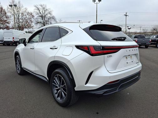2022 Lexus NX 350h Premium