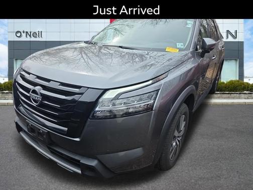 2023 Nissan Pathfinder SL 4WD