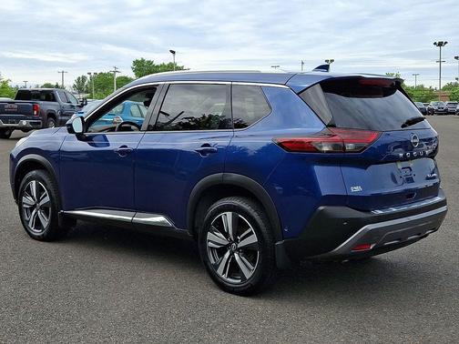 Caspian Blue Metallic 2023 Nissan Rogue SL