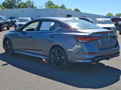 Gun Metallic 2023 Nissan Sentra SR
