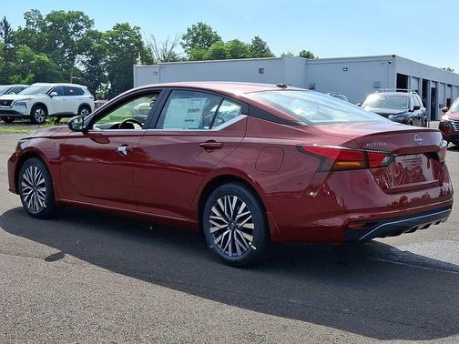 Scarlet Ember Tintcoat 2026 Nissan Altima 2.5 SV