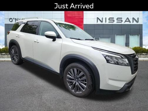 2022 Nissan Pathfinder SL 4WD