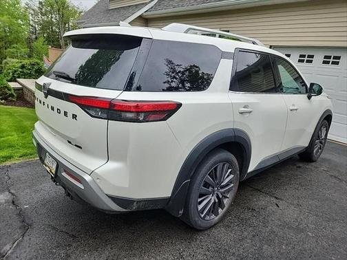2022 Nissan Pathfinder SL 4WD