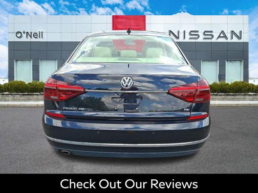 2018 Volkswagen Passat 2.0T SEL Premium