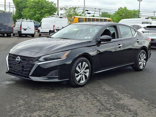 Super Black 2023 Nissan Altima S FWD