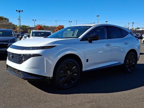Everest White Pearl Tricoat 2027 Nissan Murano Dark Armor