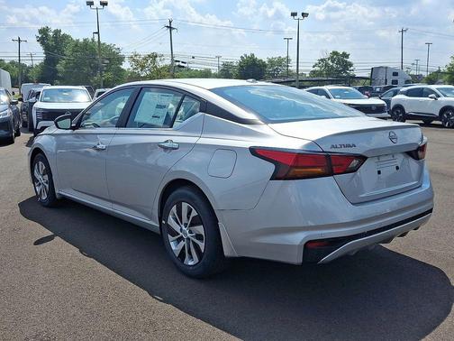 2025 Nissan Altima S FWD