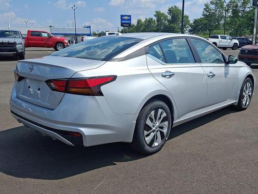 2025 Nissan Altima S FWD