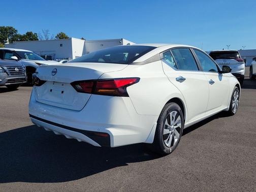 2025 Nissan Altima S FWD