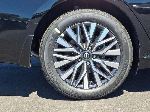 Super Black Clearcoat 2026 Nissan Altima 2.5 SV