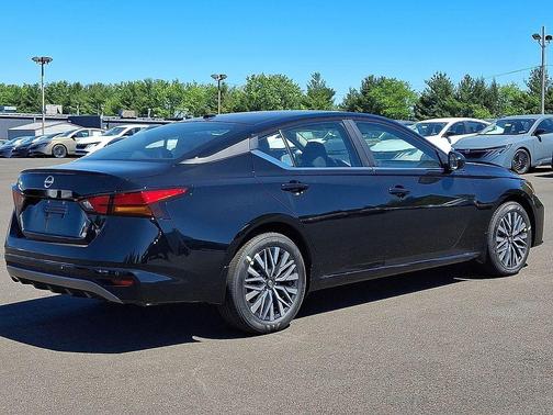 Super Black Clearcoat 2026 Nissan Altima 2.5 SV