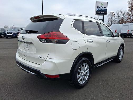 2018 Nissan Rogue SV