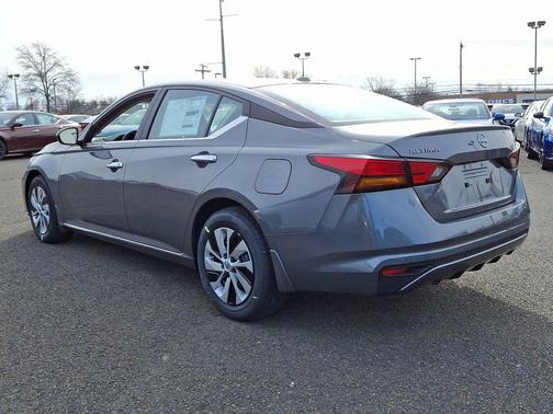 2025 Nissan Altima S FWD