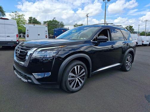2023 Nissan Pathfinder Platinum 4WD