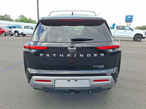 2023 Nissan Pathfinder Platinum 4WD