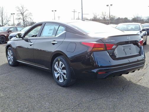 2025 Nissan Altima S FWD