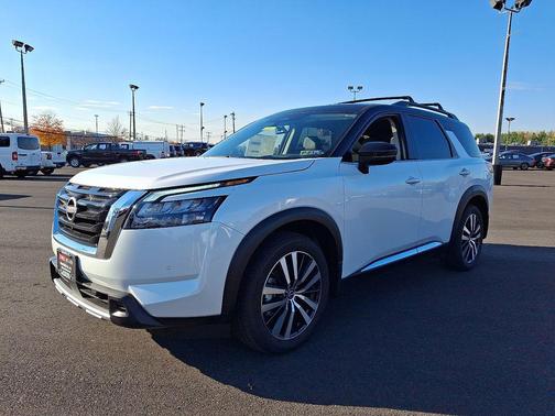 2025 Nissan Pathfinder Platinum 4WD