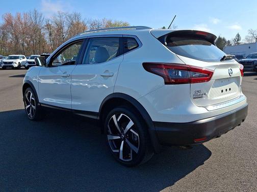 2022 Nissan Rogue Sport SL