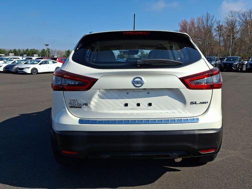 2022 Nissan Rogue Sport SL