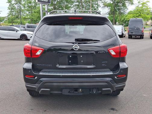 Magnetic Black Pearl 2020 Nissan Pathfinder SL 4WD