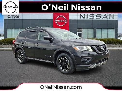 Magnetic Black Pearl 2020 Nissan Pathfinder SL 4WD