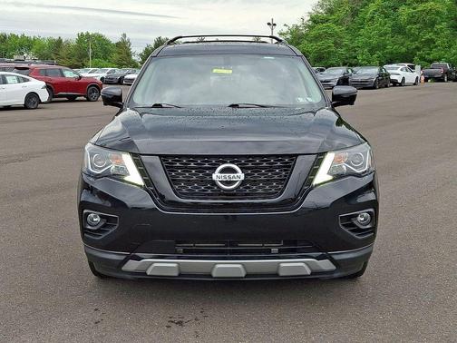 Magnetic Black Pearl 2020 Nissan Pathfinder SL 4WD